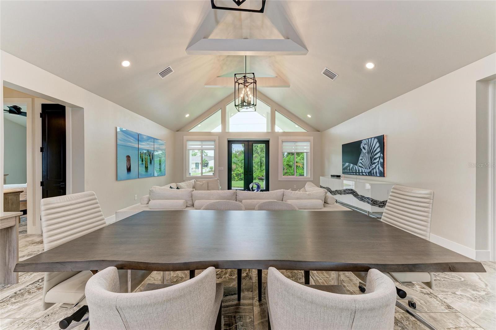 SOUTH GATE - Residential