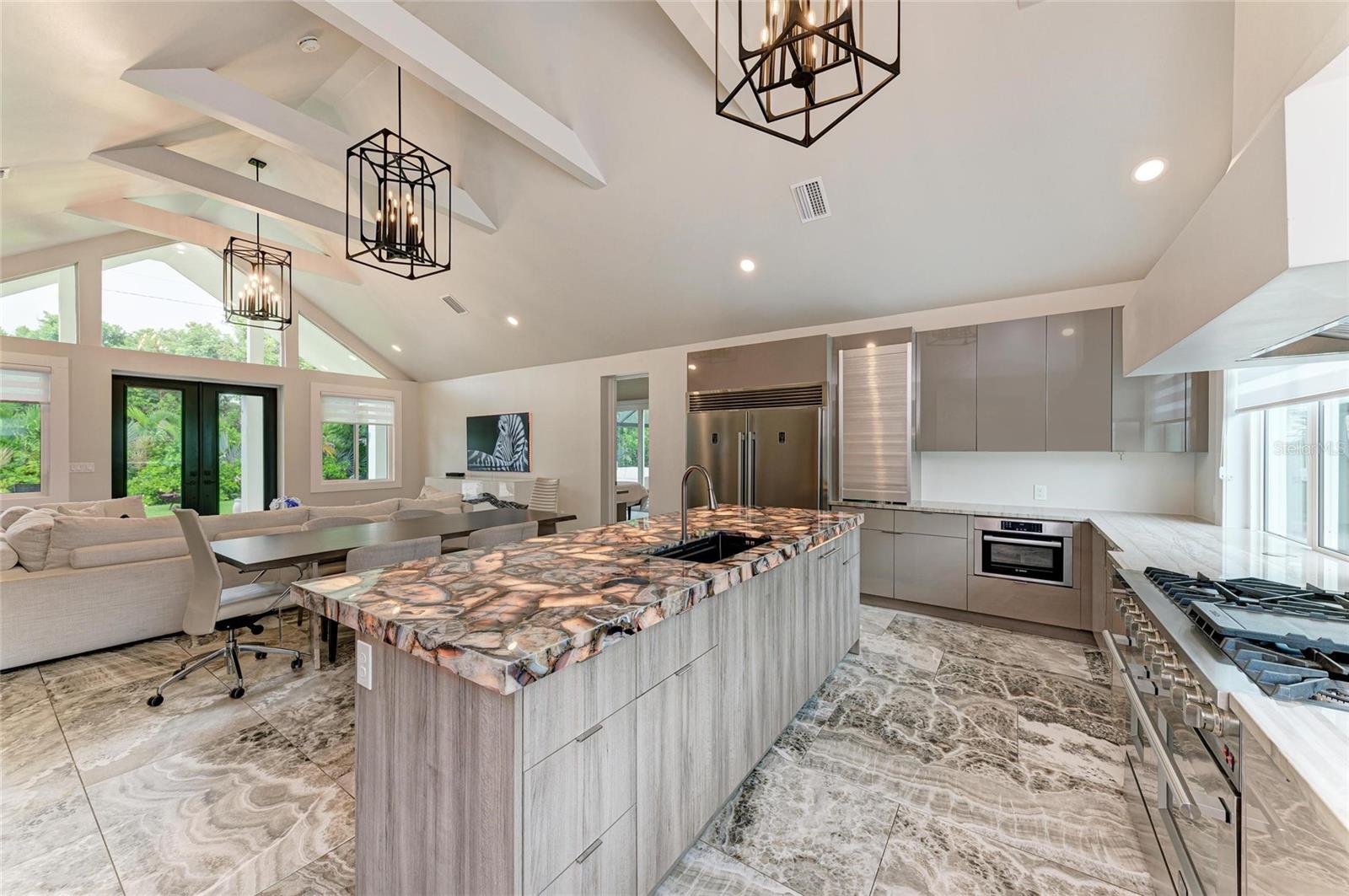 SOUTH GATE - Residential