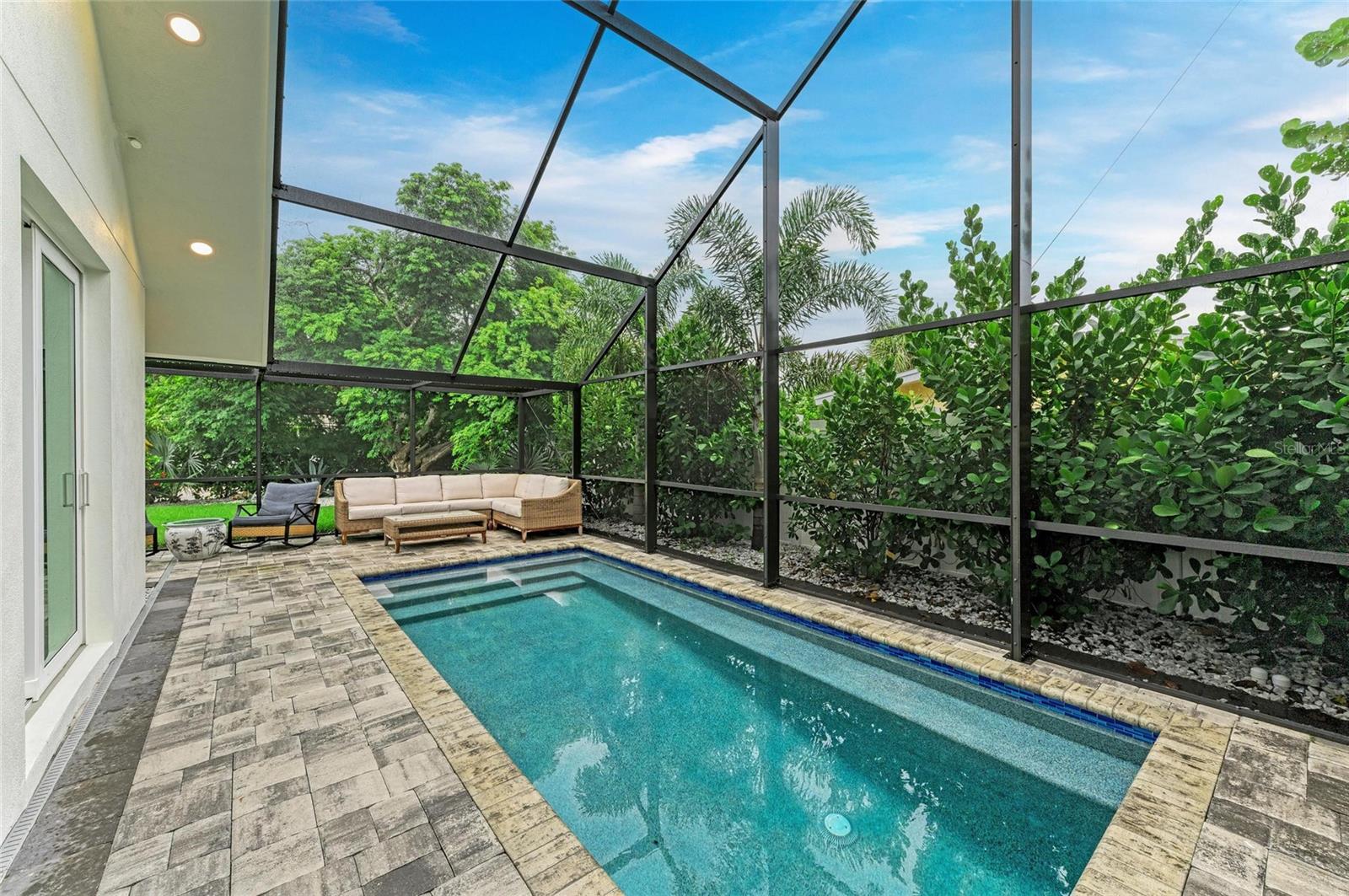 SOUTH GATE - Residential