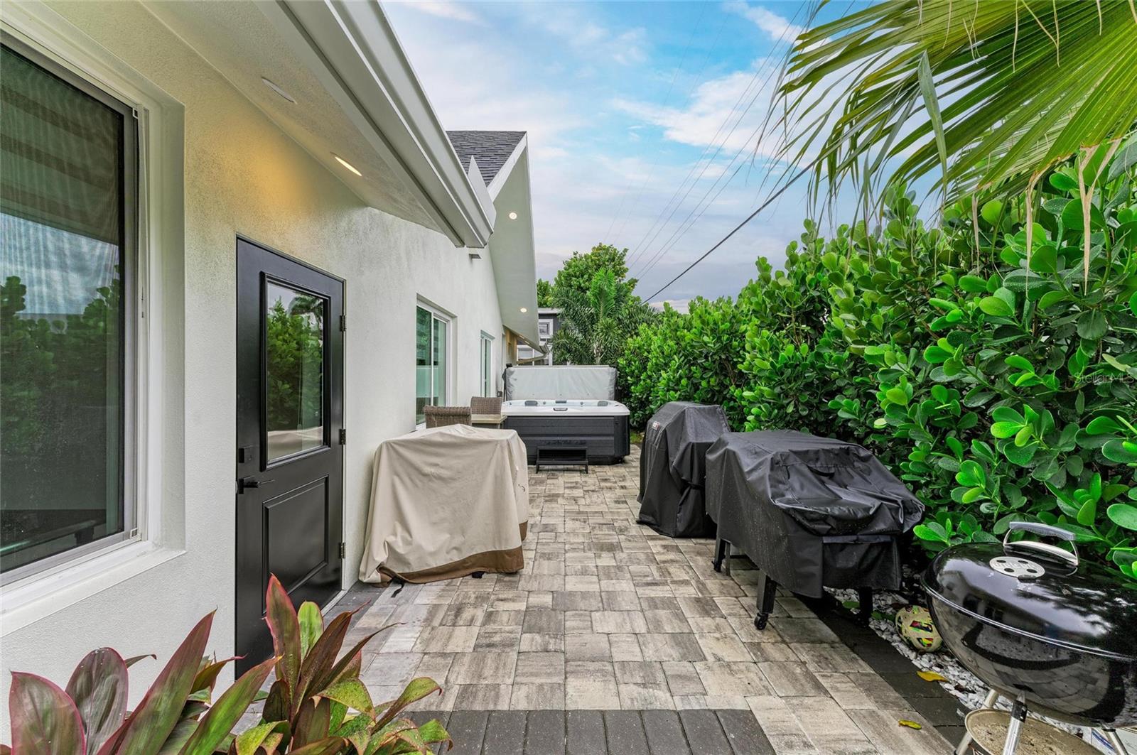 SOUTH GATE - Residential