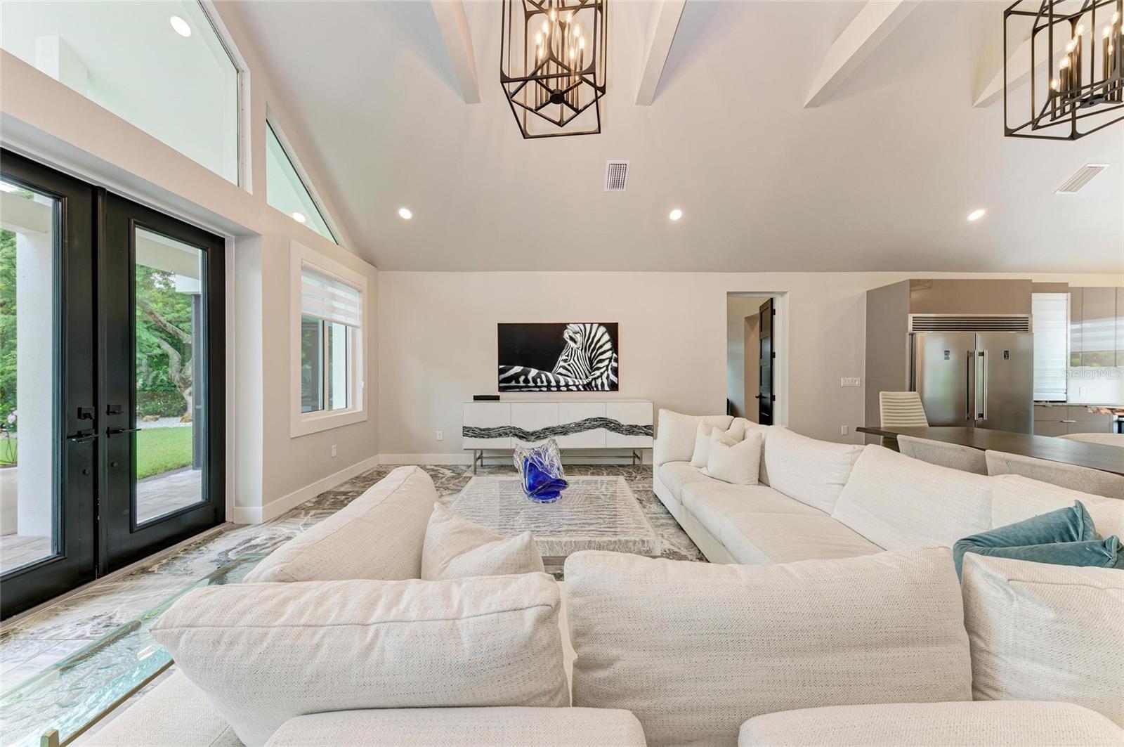 SOUTH GATE - Residential