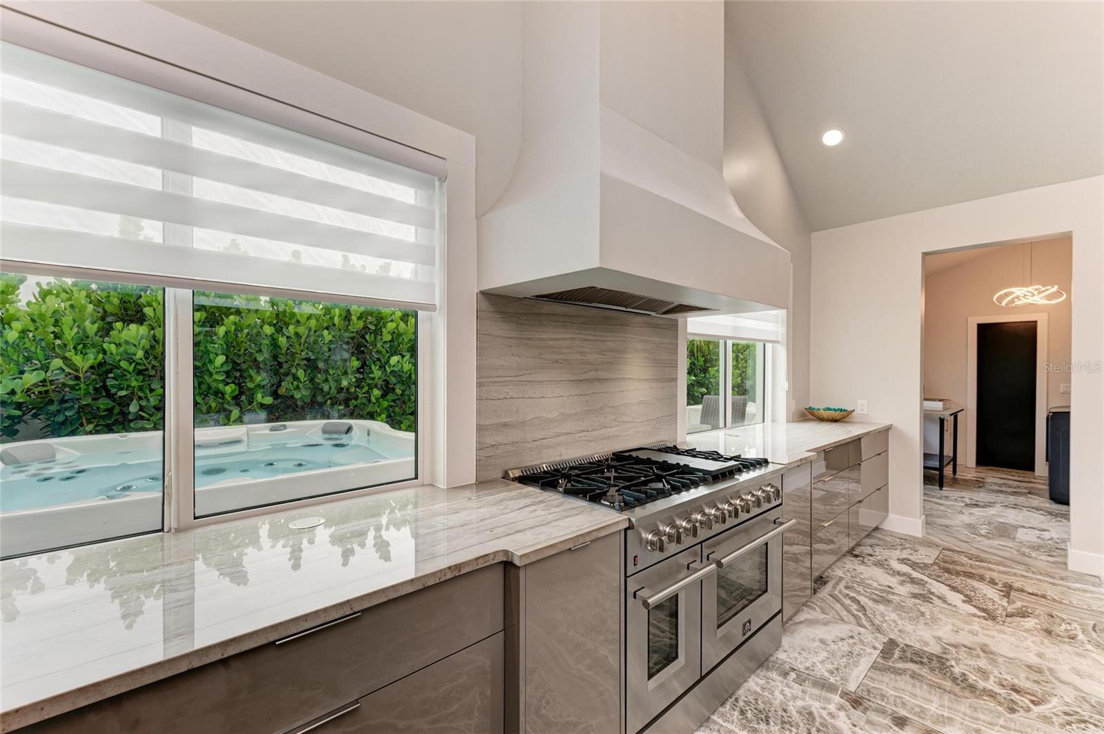 SOUTH GATE - Residential