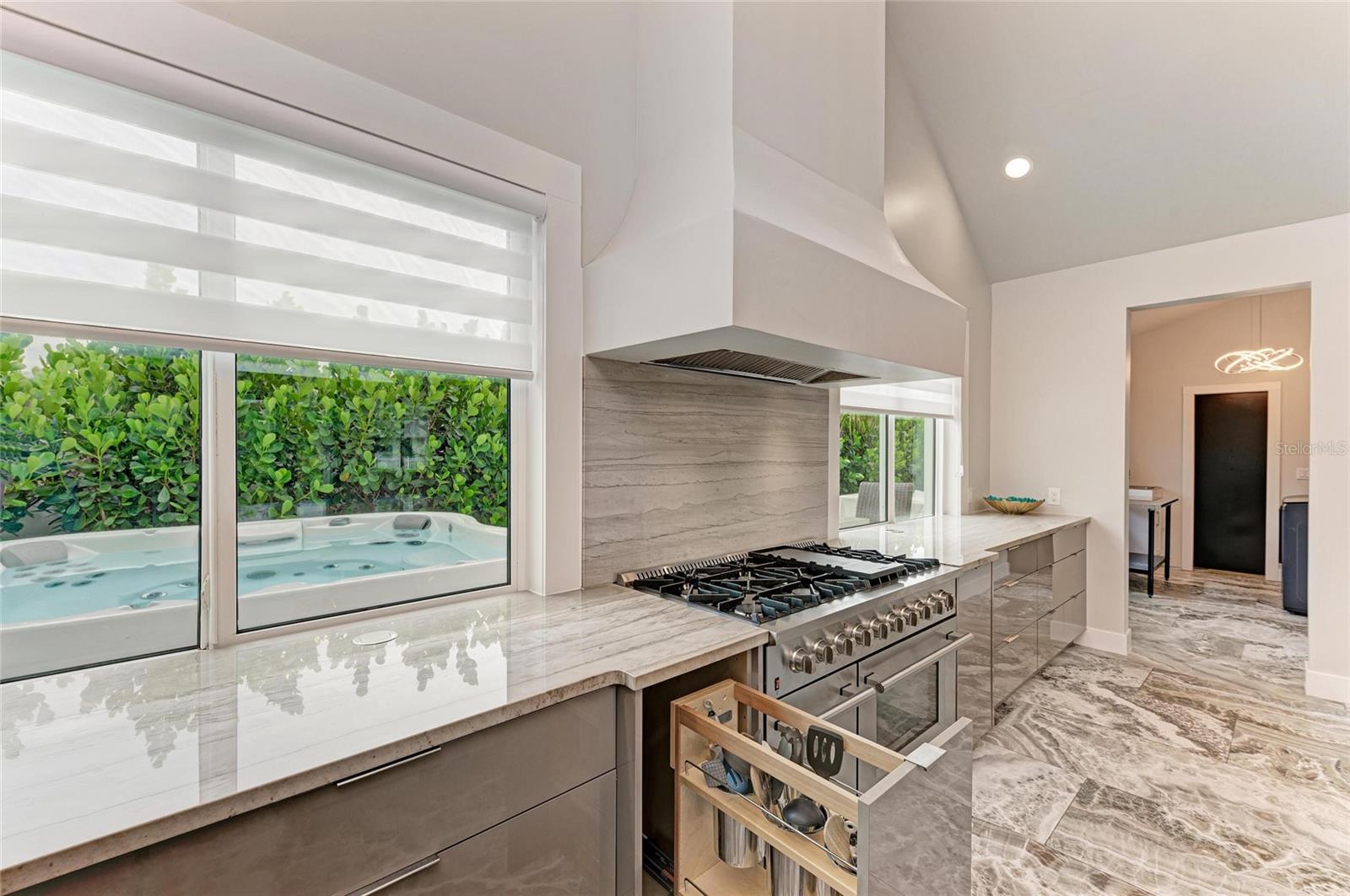 SOUTH GATE - Residential