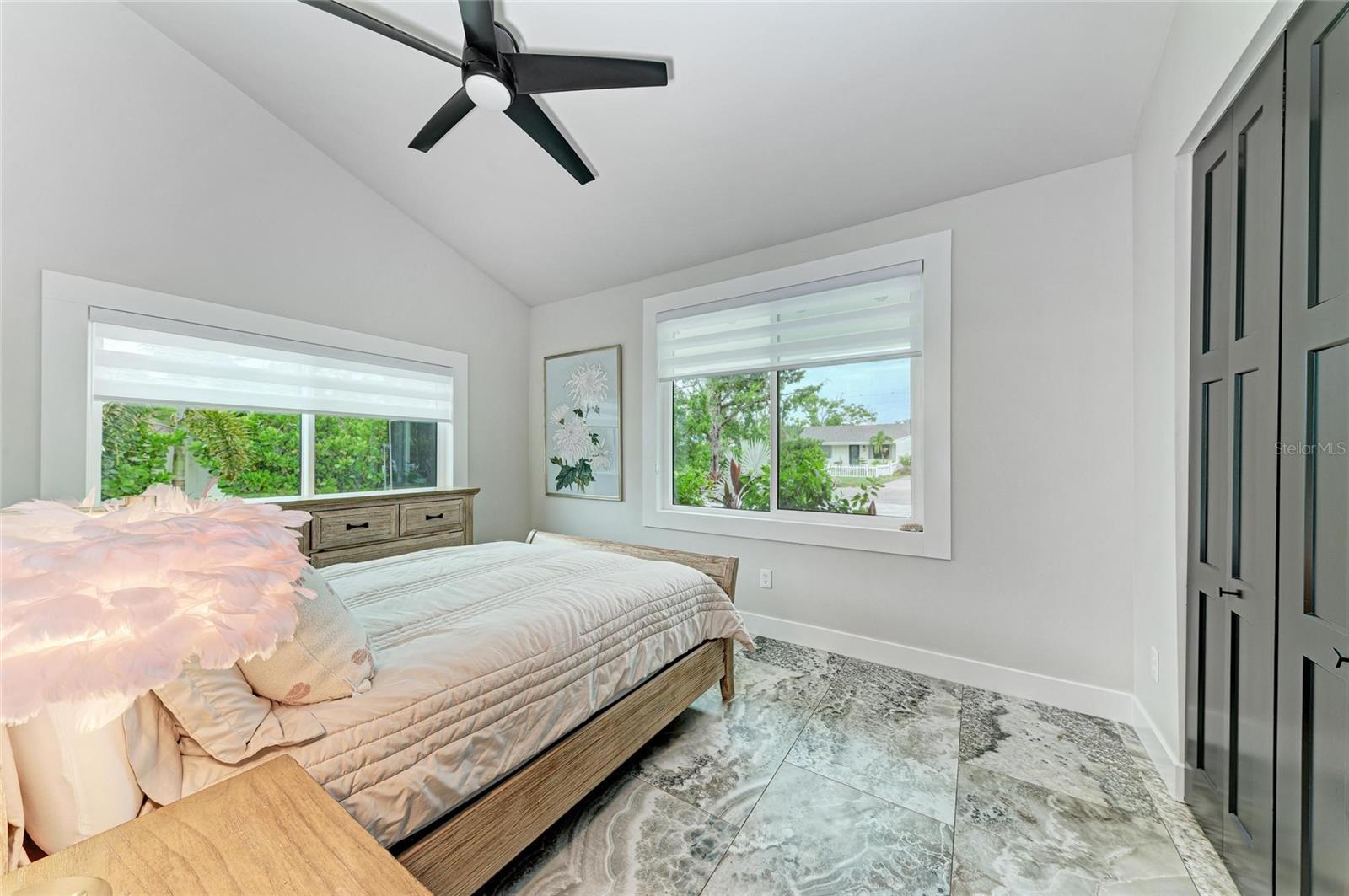 SOUTH GATE - Residential