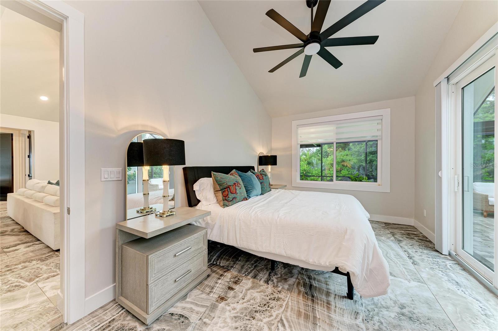 SOUTH GATE - Residential