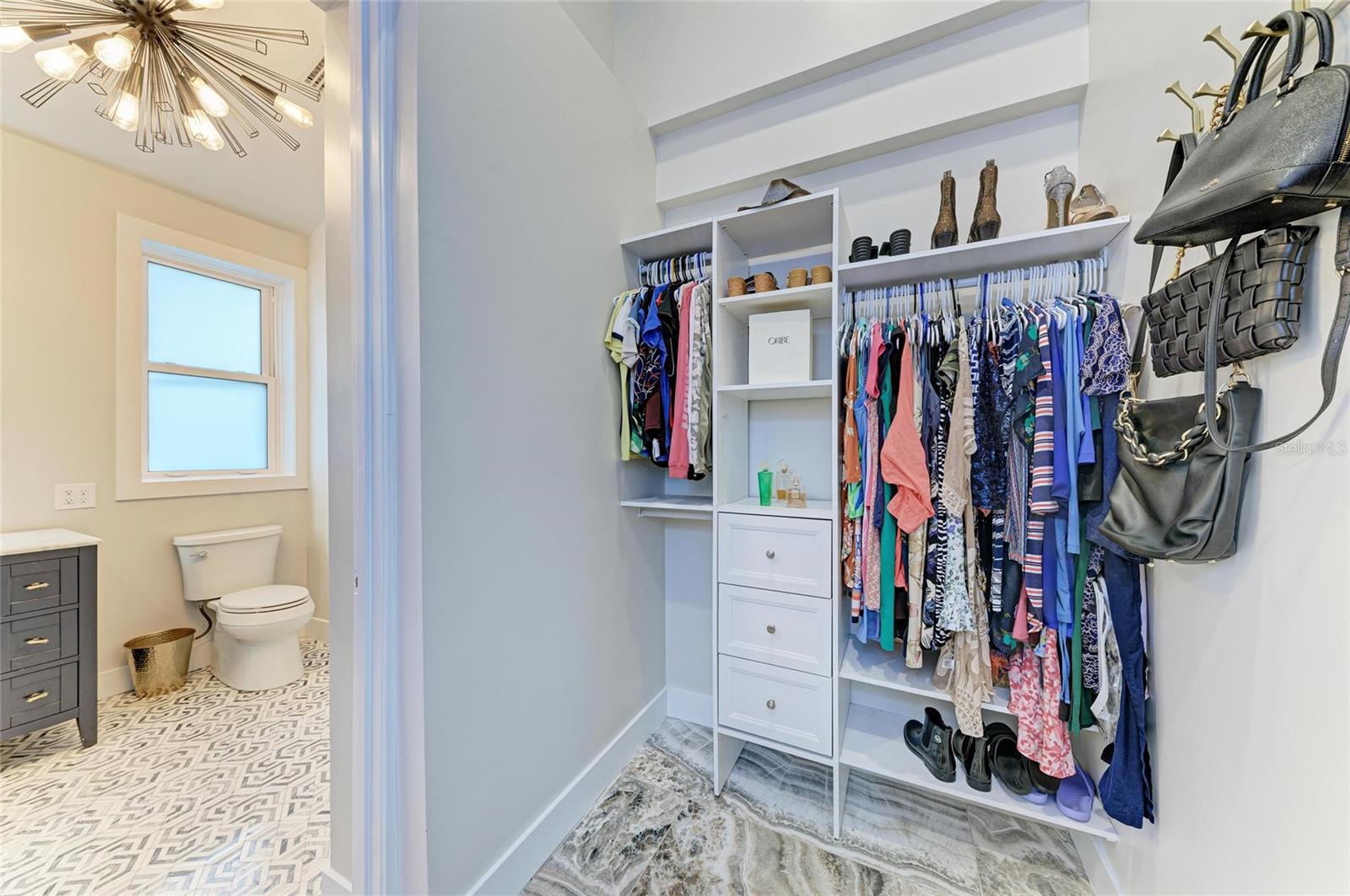 SOUTH GATE - Residential