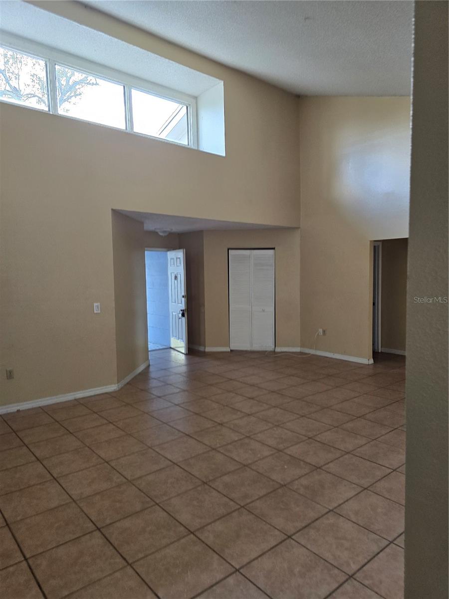 LAKEVIEW VILLAGE SEC C UNI - Residential Lease