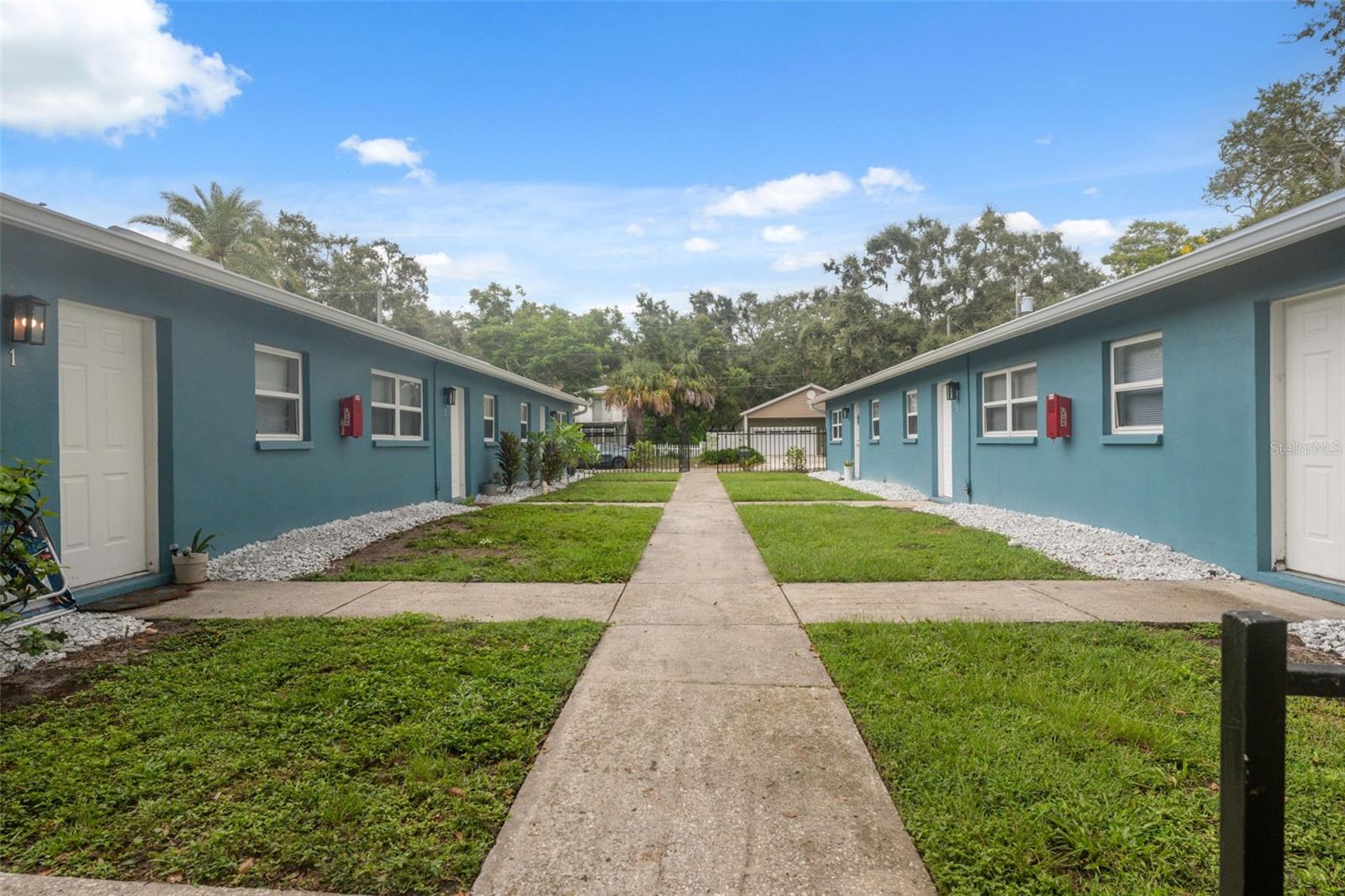 Owner agreed to pay first months rent ! Usually 1695 month... reduced overall lease to 1555 for back to school on this brand new remodeled unit!!!
BRAND NEW REMODEL! **NEW PHOTOS COMING SOON!
Welcome to this beautifully renovated 2-bedroom, 1-bathroom apartment in the heart of vibrant Dunedin! Located just 1 mile from Downtown and nestled within the city’s charming art district, this unit offers the perfect blend of modern comfort and walkable Florida lifestyle.
Inside you'll find fresh tile throughout, brand-new interior doors, modern light fixtures, and ceiling fans in every room. The updated kitchen features granite countertops, new cabinetry, and stylish finishes, while the bathroom has also been tastefully remodeled. Enjoy off-street parking.
Positioned just ½ mile from TD Ballpark (home of the Toronto Blue Jays Spring Training), ¾ mile to the scenic Pinellas Trail, and within a couple miles of Edgewater Park and Kiwanis Sprayground, this location is unbeatable.