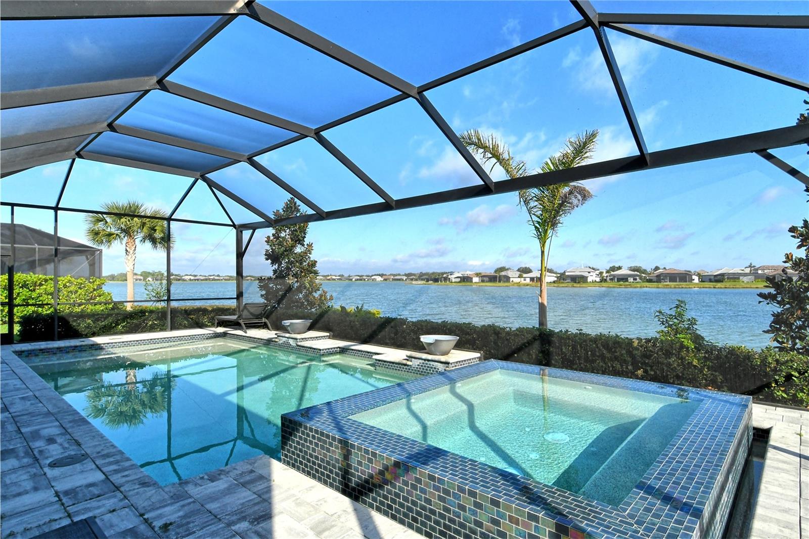 8052 GRANDE SHORES DRIVE