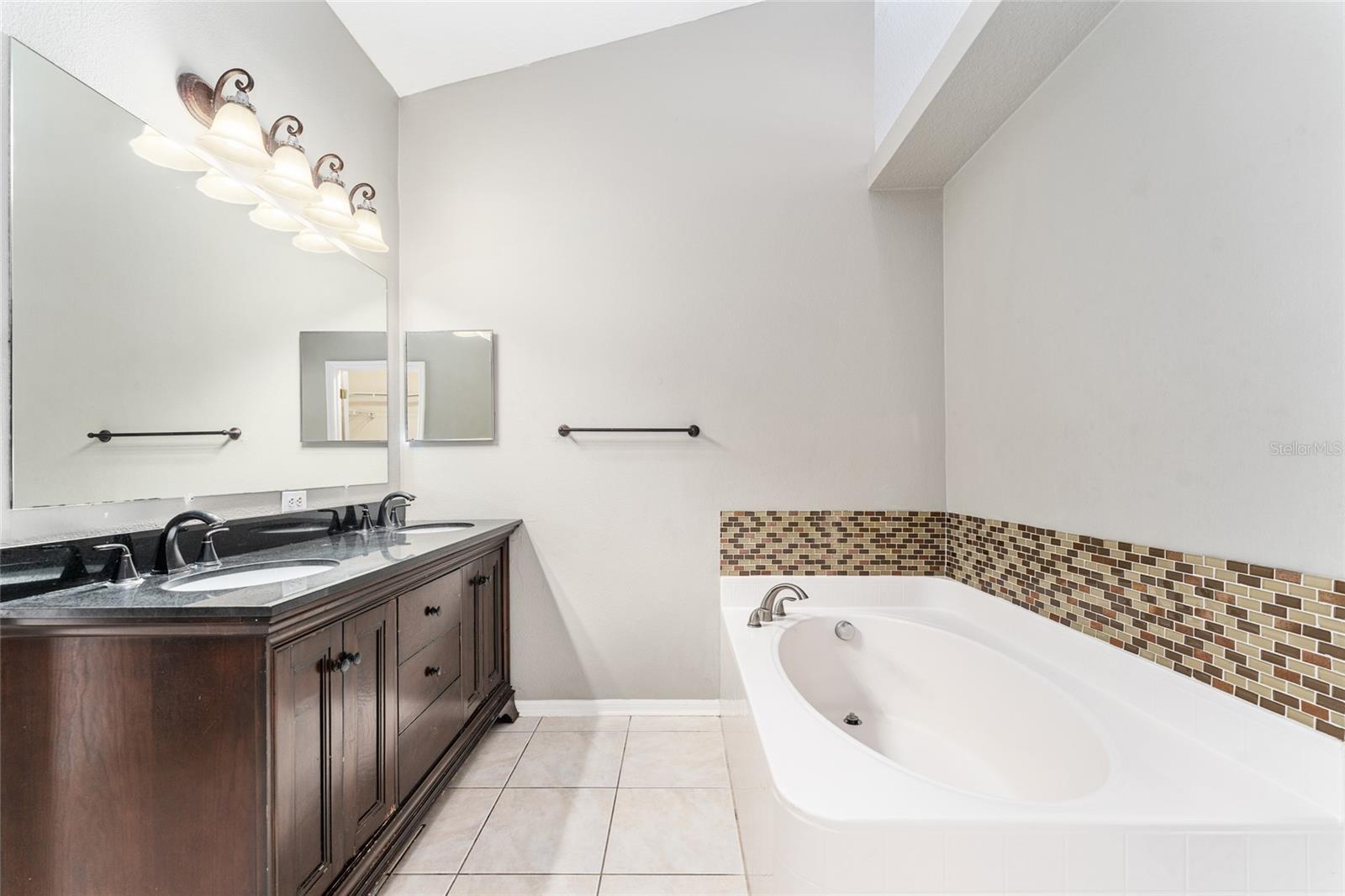 FRUITLAND PARK GLEN PH 01 02 & 03 - Residential