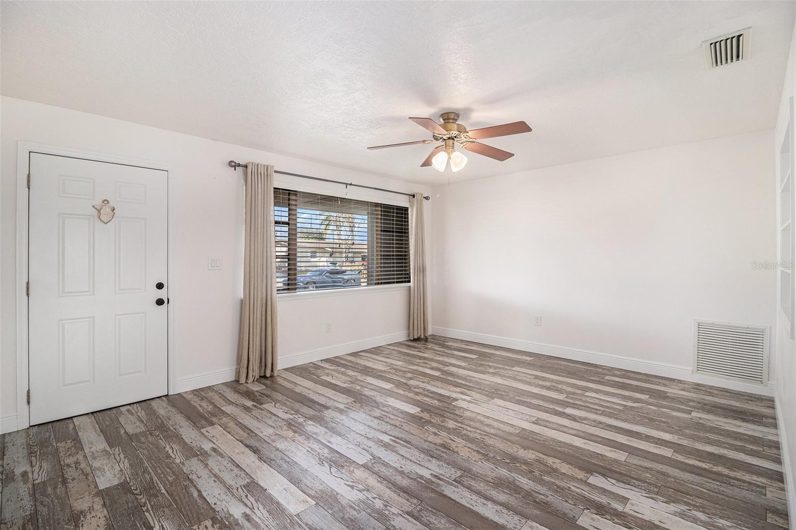 OXFORD RIDGE - Residential