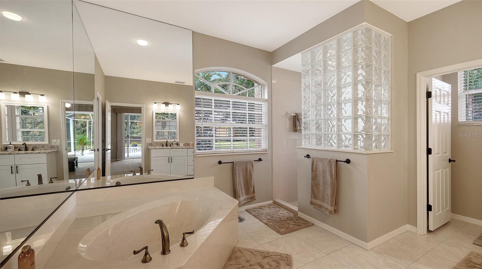 SERENOA - Residential