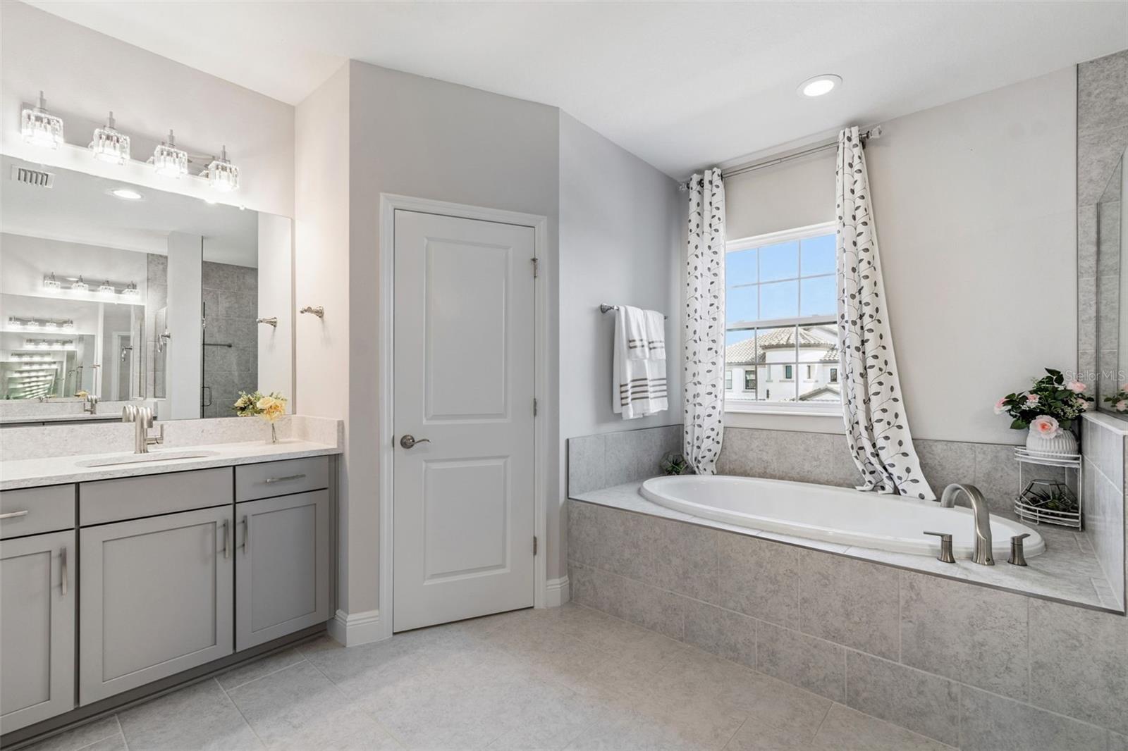 MIRADA PARCEL 2 PB 89 PG 50 BLOCK 1 LOT 1 - Residential