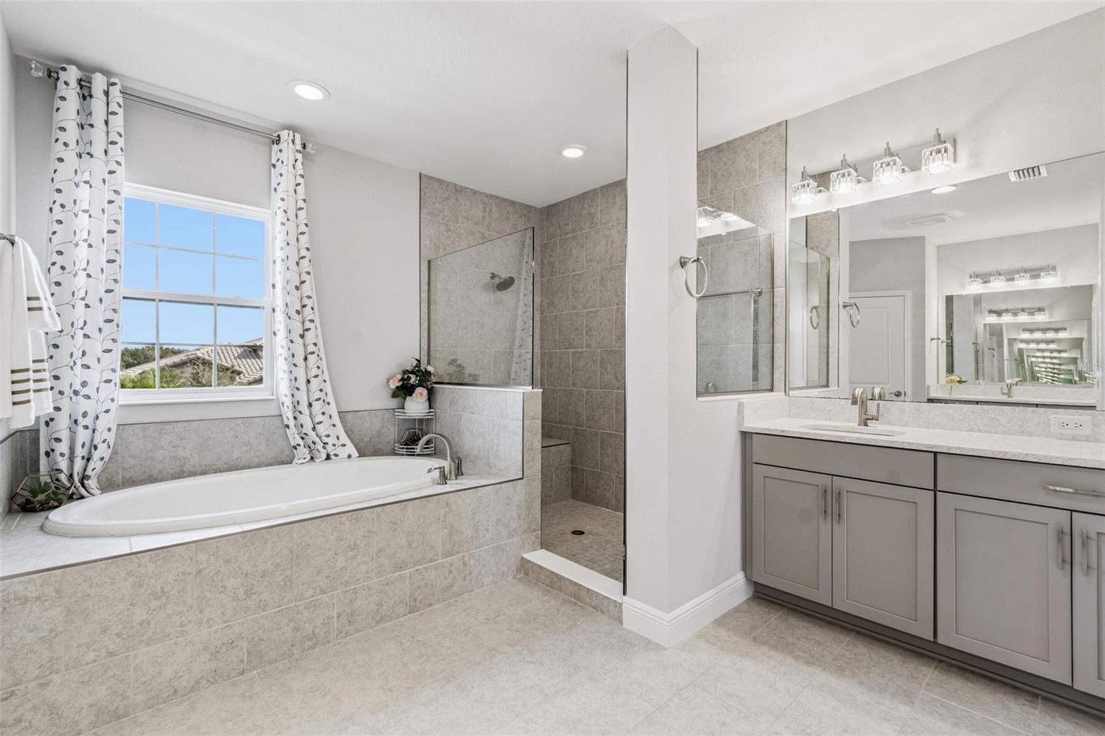 MIRADA PARCEL 2 PB 89 PG 50 BLOCK 1 LOT 1 - Residential