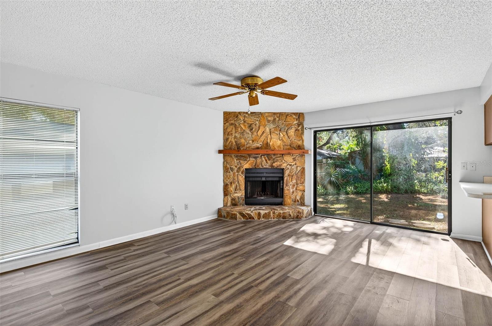 RIVERSIDE ESTATES CORR - Residential