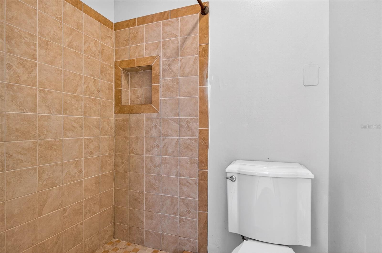 RIVERSIDE ESTATES CORR - Residential