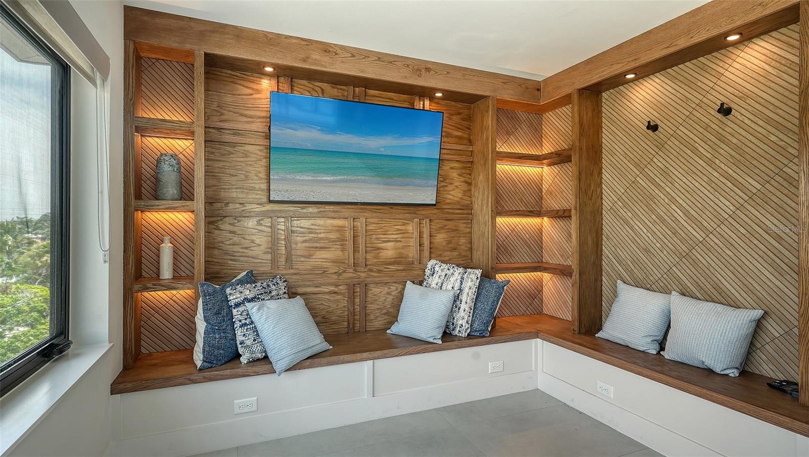 LIDO BEACH - Residential