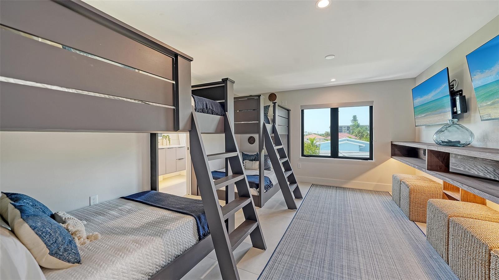 LIDO BEACH - Residential