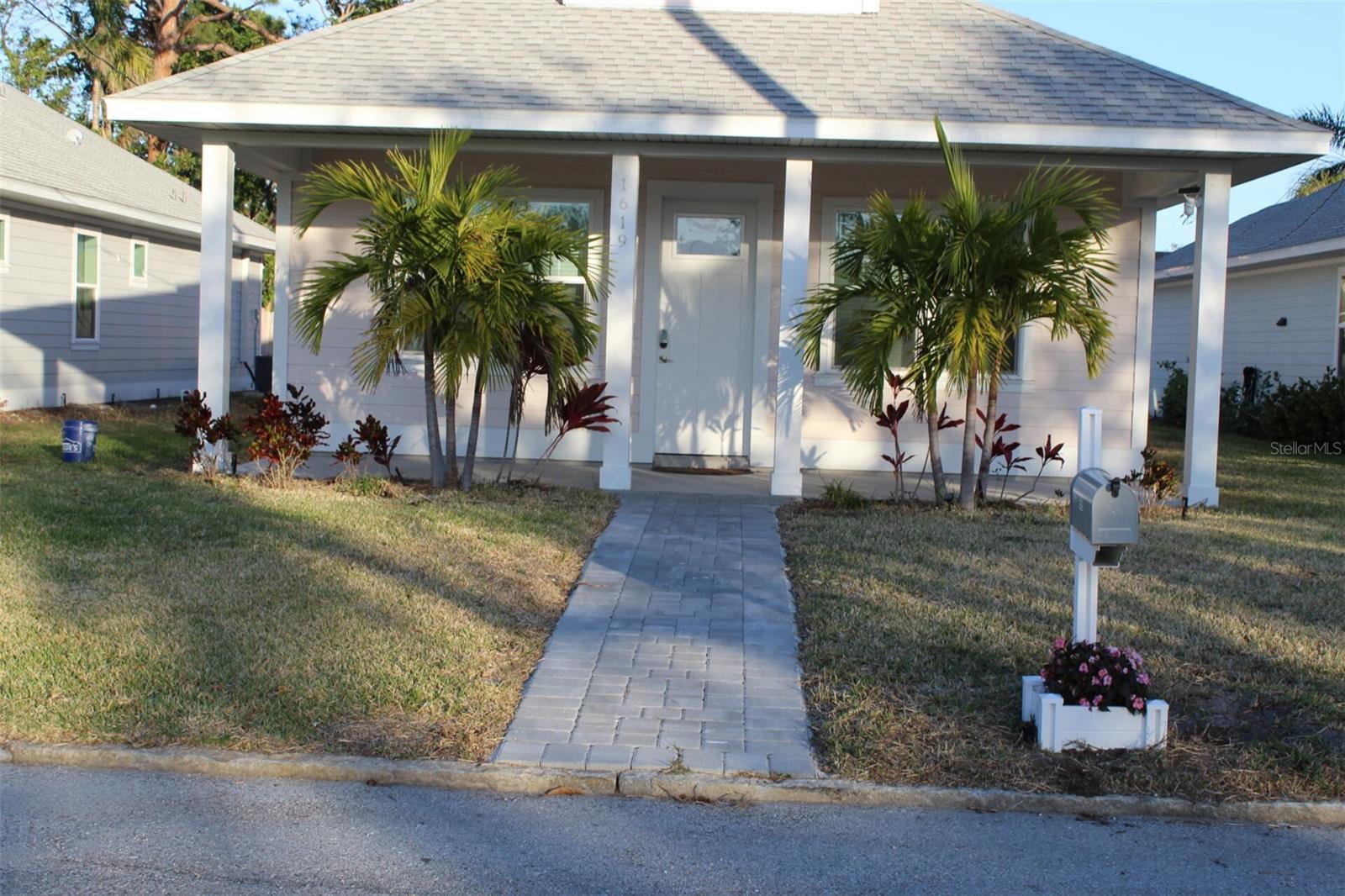 1619 17TH STREET W