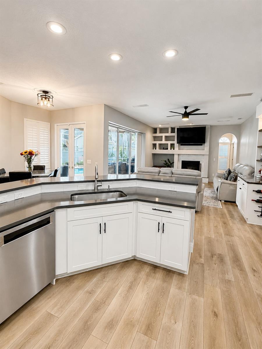 9323 WELLINGTON PARK CIRCLE