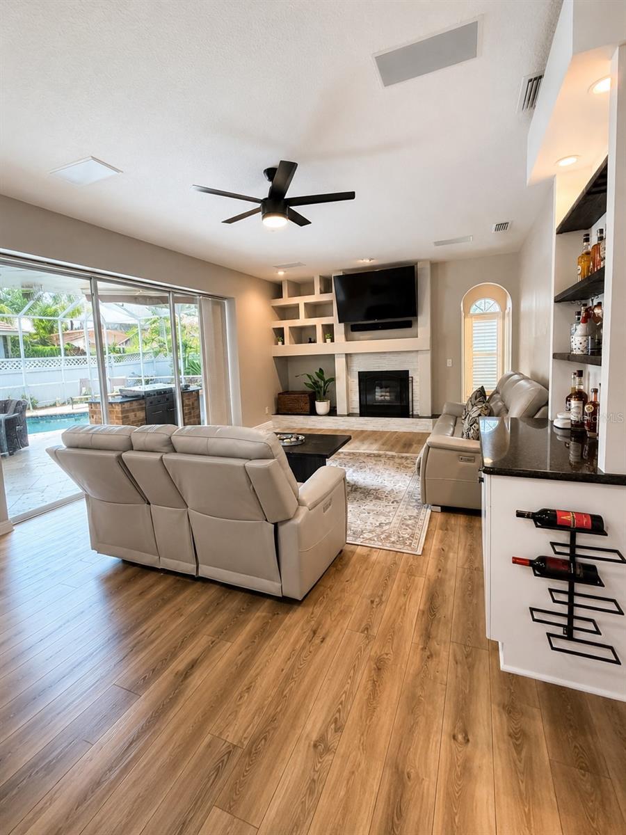 9323 WELLINGTON PARK CIRCLE