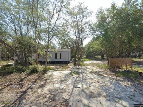 A home in LAKE WALES