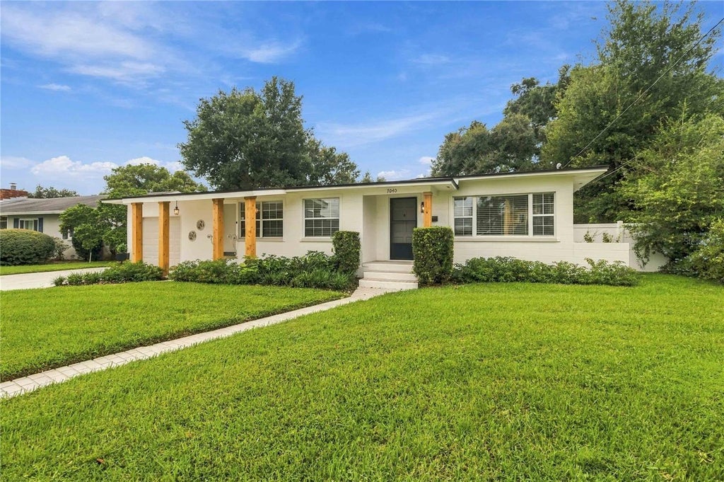 Photo of 7040 Lake Drive, Orlando, FL 32809 (MLS # O6447849)