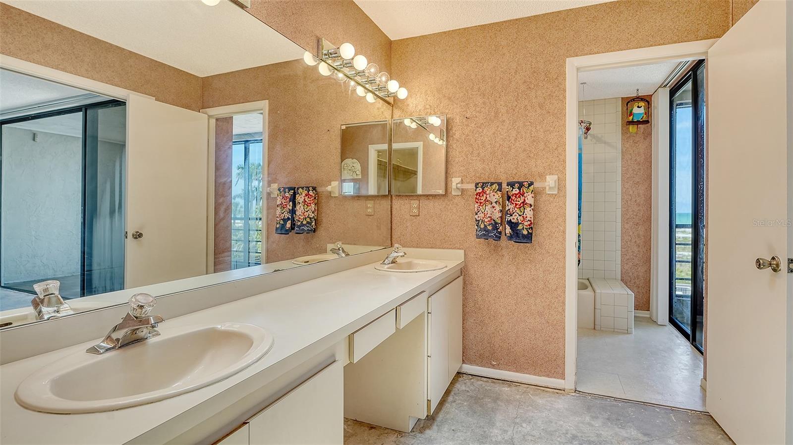 0222 BEACH ROAD - Residential