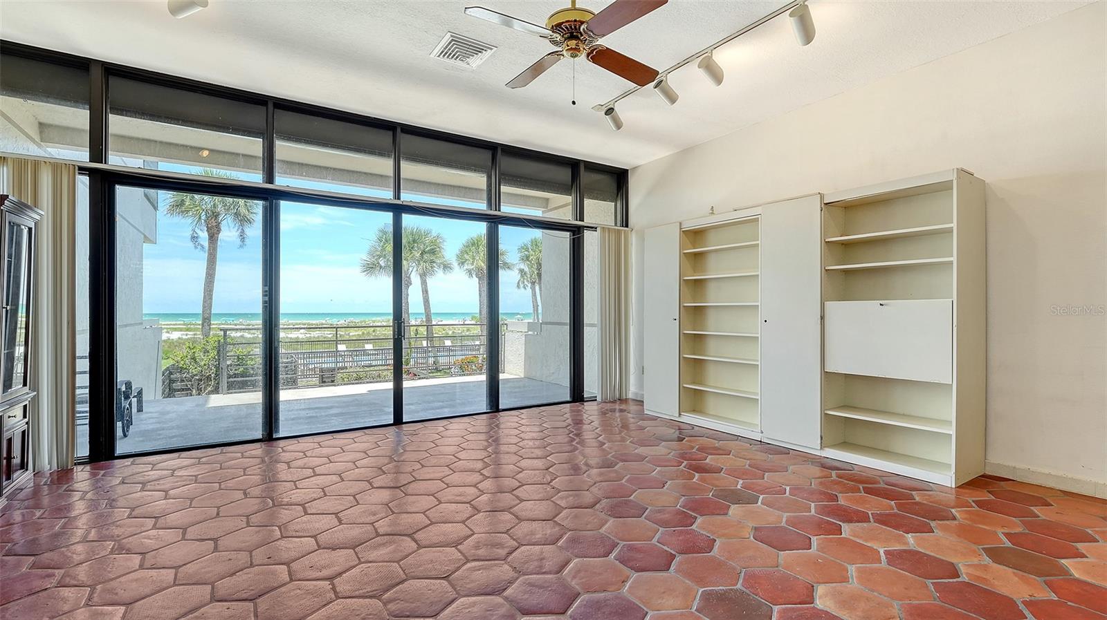 222 BEACH ROAD 7