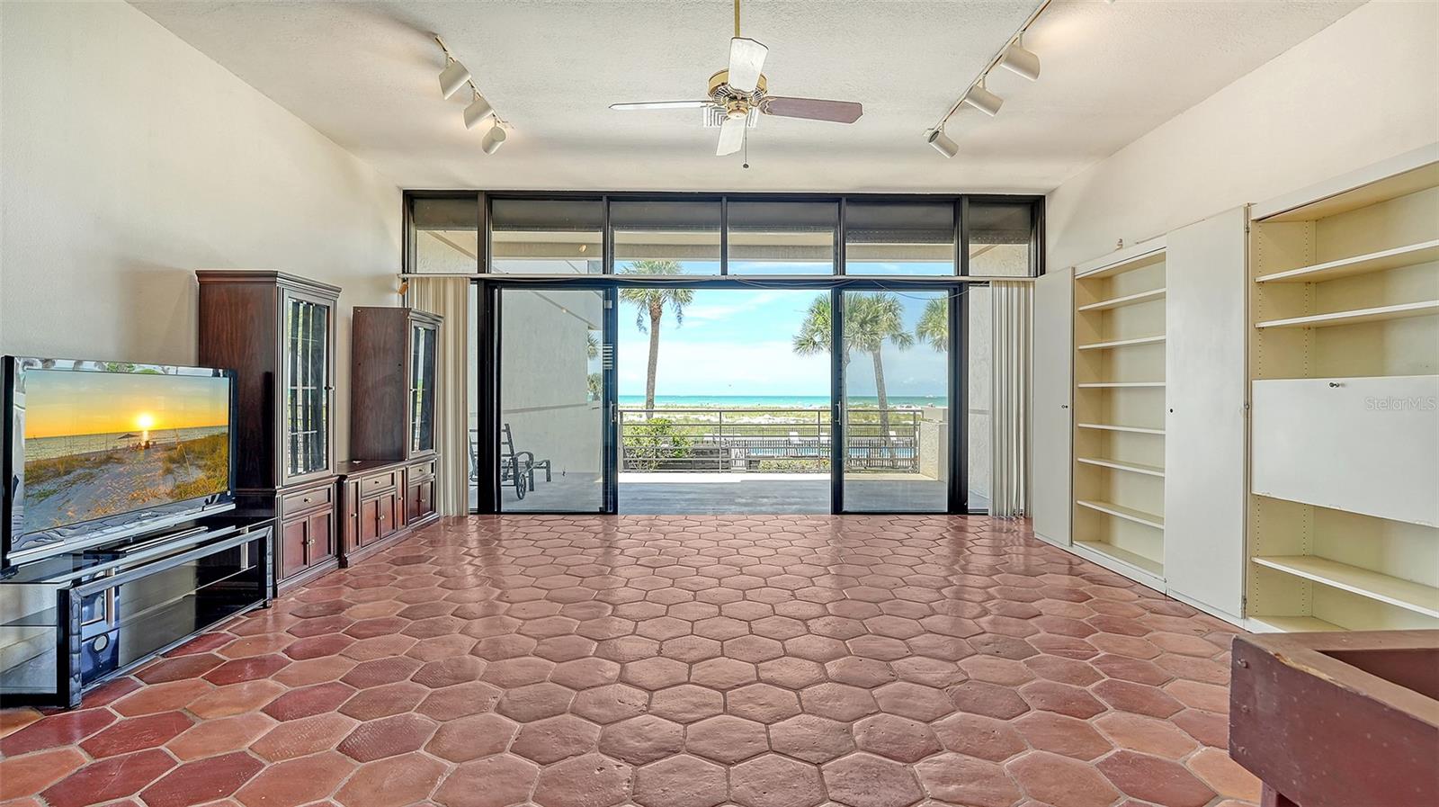 222 BEACH ROAD 7