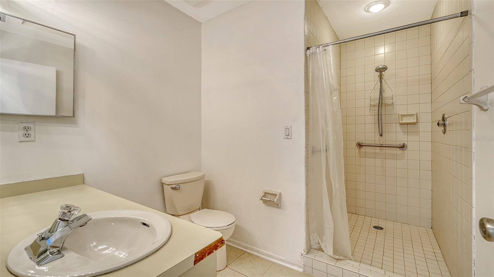 0222 BEACH ROAD - Residential