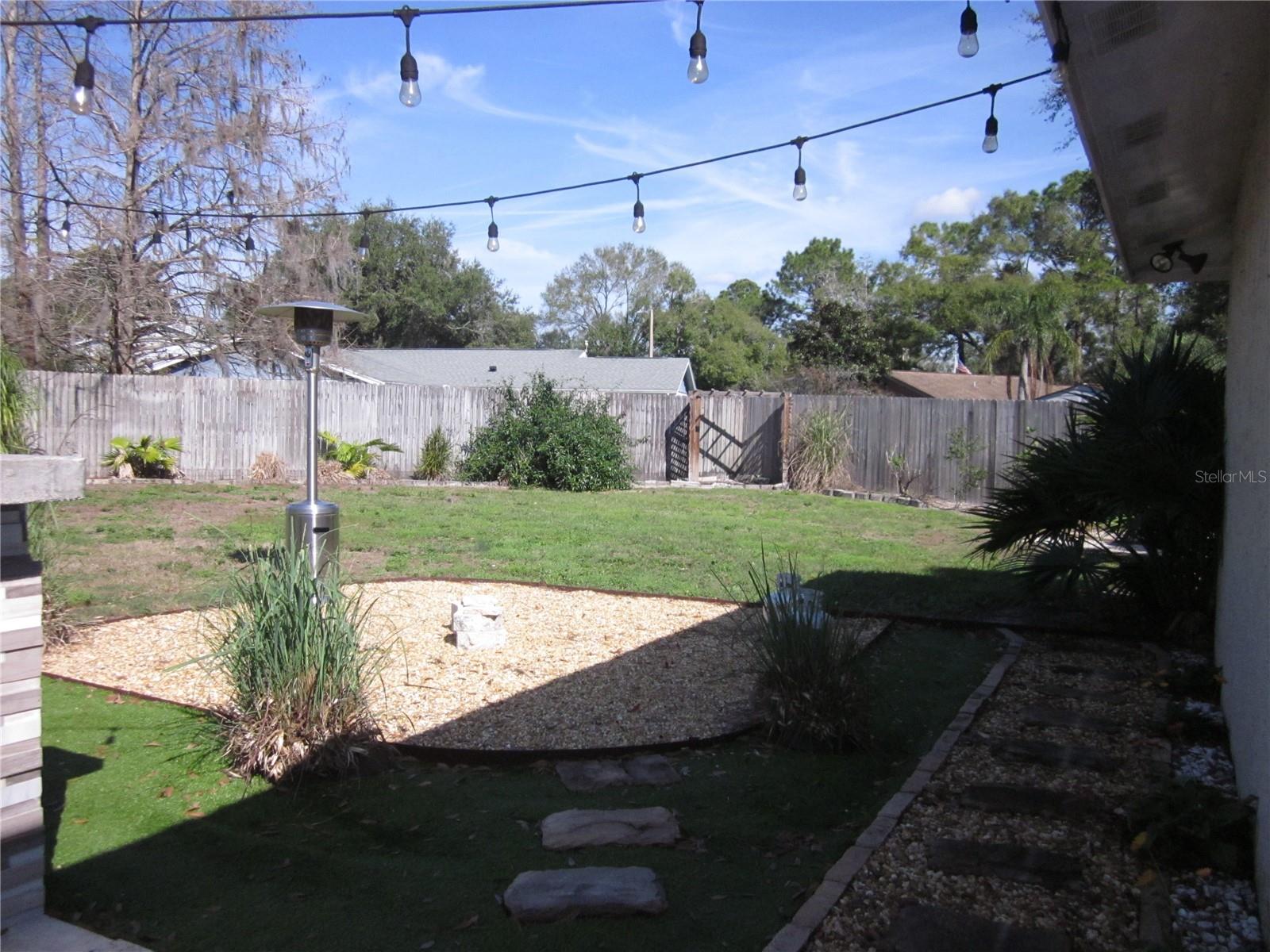 COUNTRY PLACE UNIT I - Residential Lease