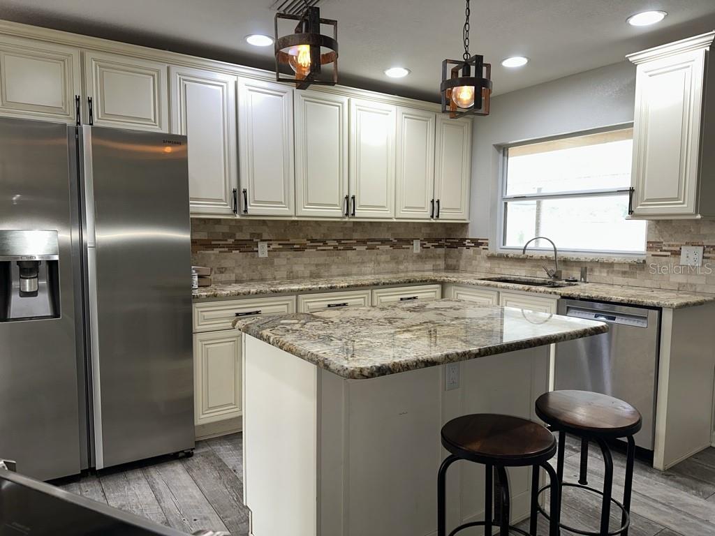 COUNTRY PLACE UNIT I - Residential Lease