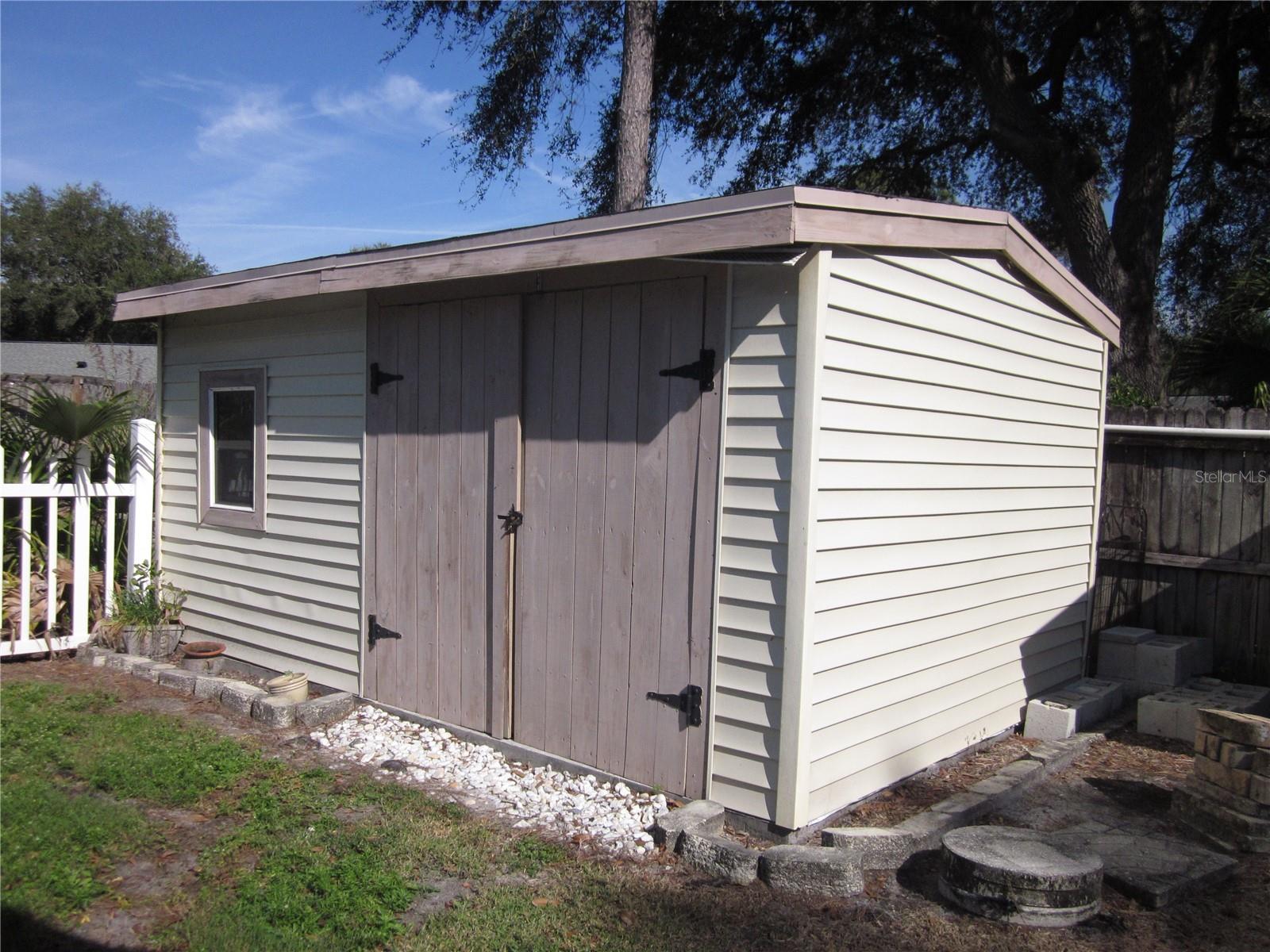 COUNTRY PLACE UNIT I - Residential Lease