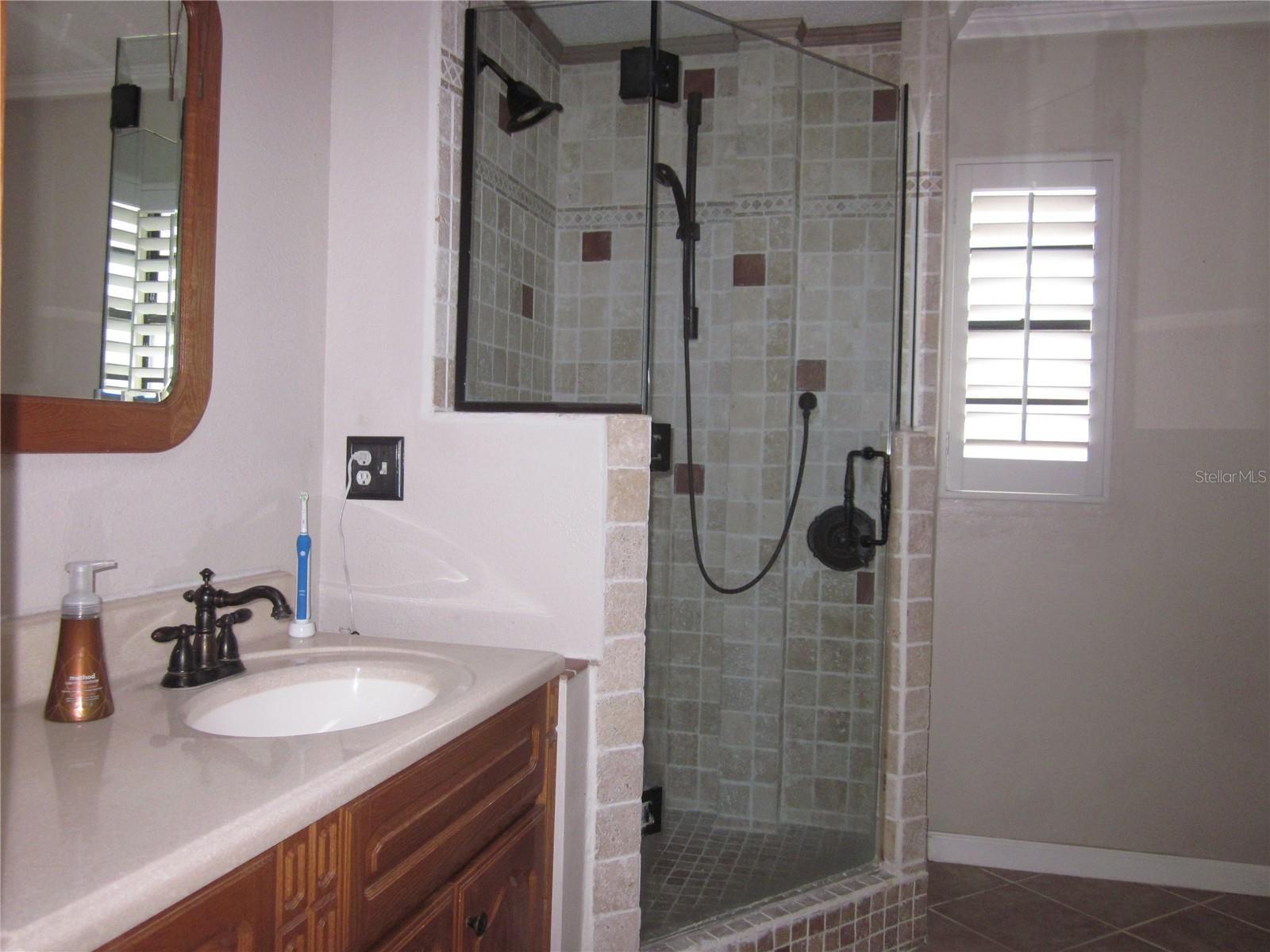 COUNTRY PLACE UNIT I - Residential Lease