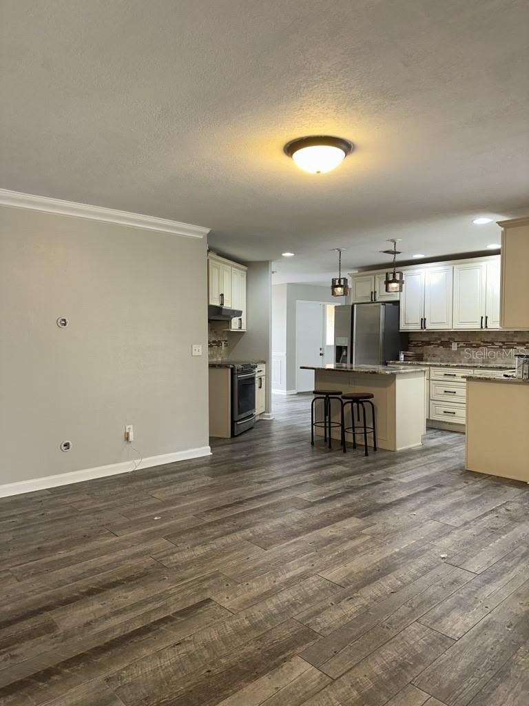 COUNTRY PLACE UNIT I - Residential Lease