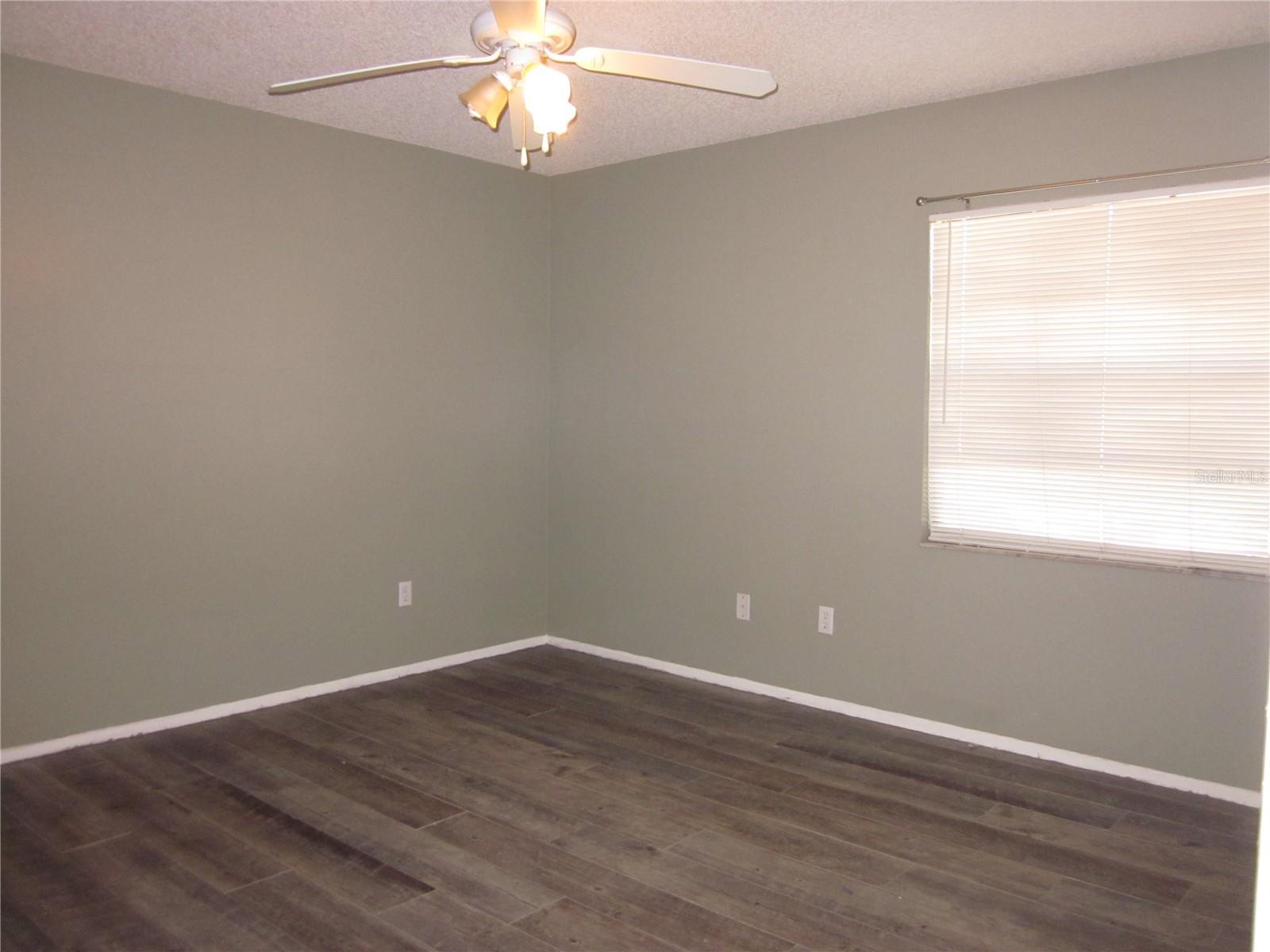 COUNTRY PLACE UNIT I - Residential Lease