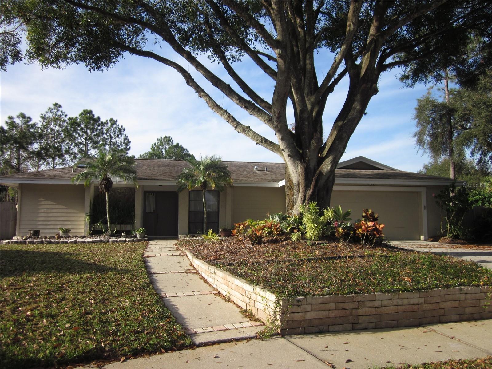 COUNTRY PLACE UNIT I - Residential Lease