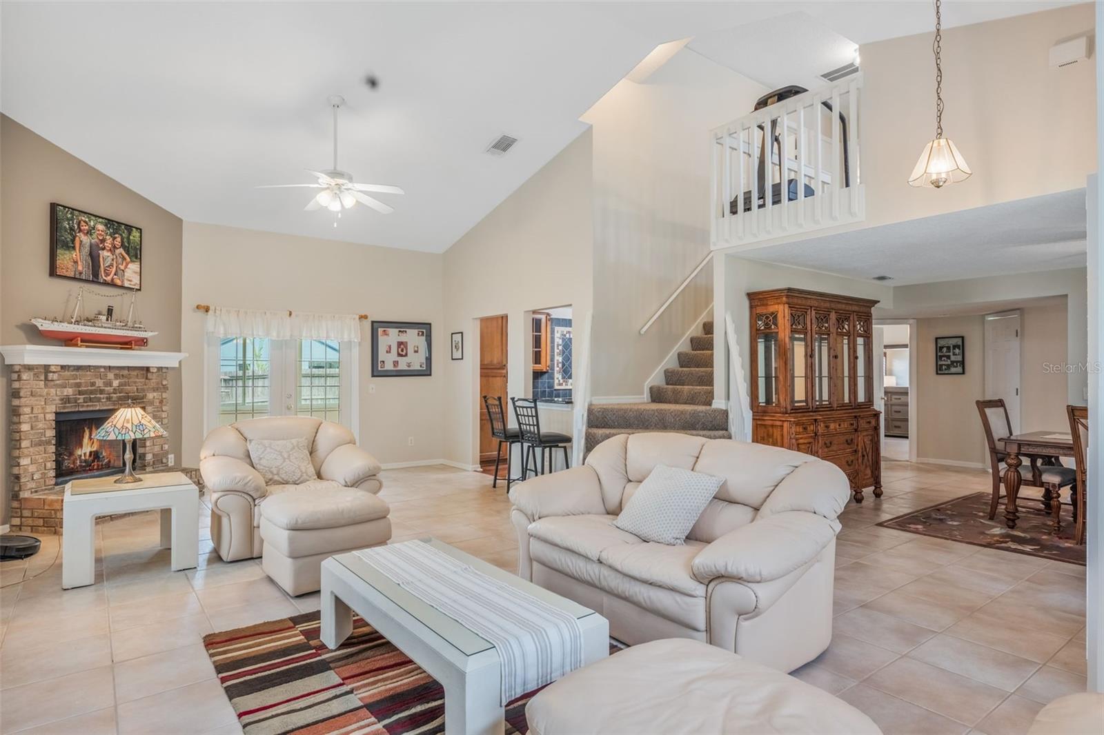 1044 BIG OAKS BOULEVARD