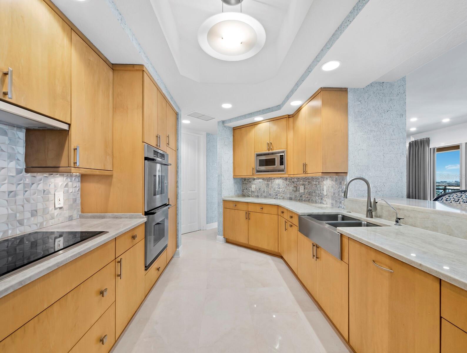 THE TOWER RESIDENCES - Residential