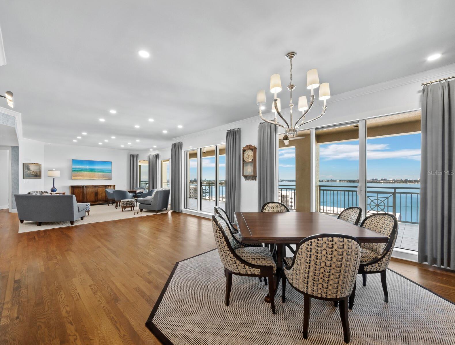 THE TOWER RESIDENCES - Residential