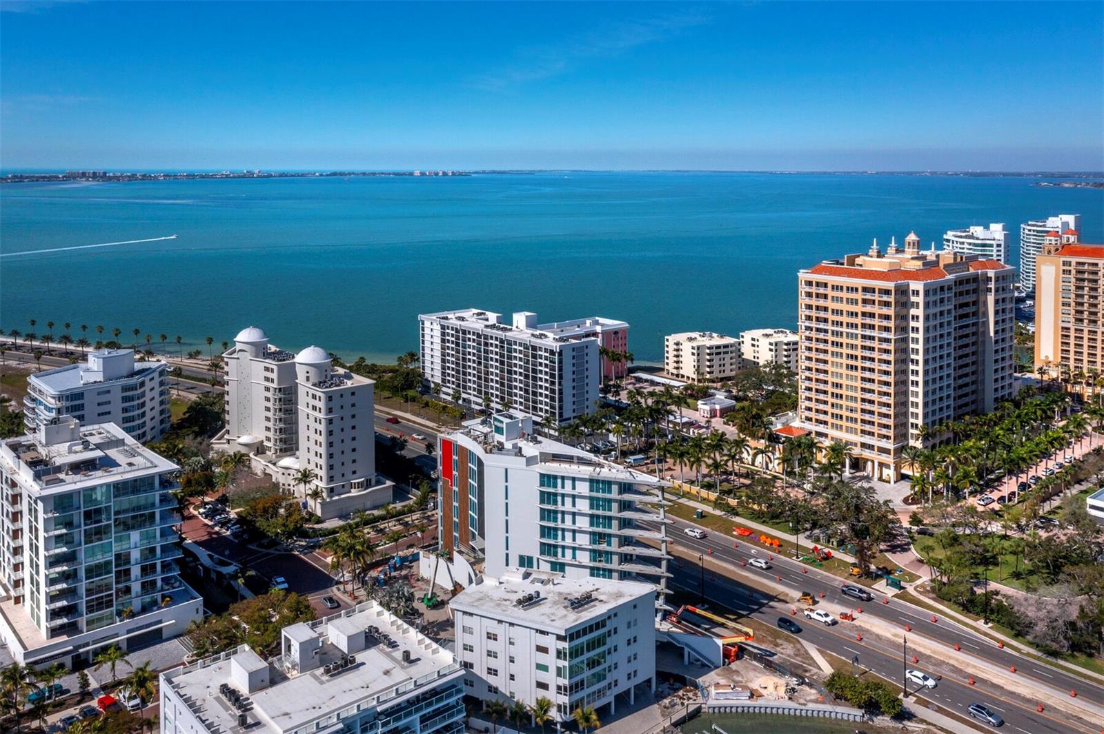 THE TOWER RESIDENCES - Residential