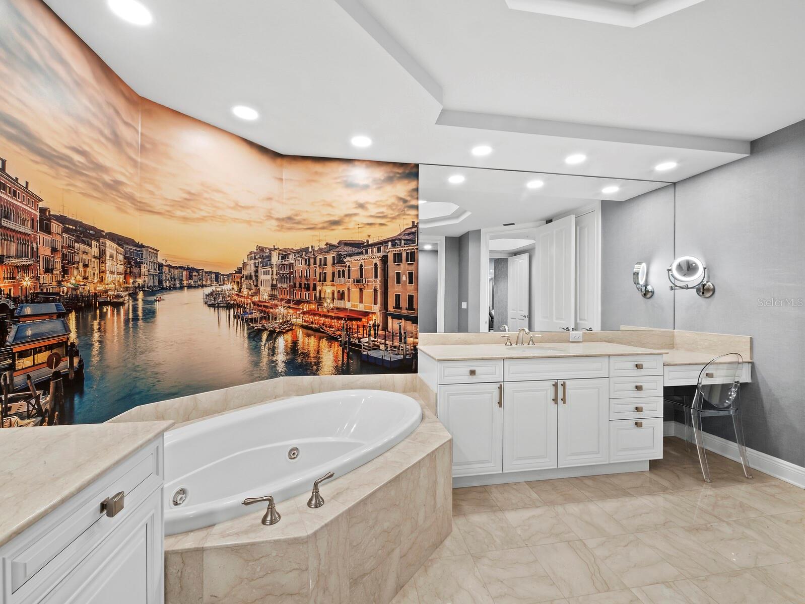 THE TOWER RESIDENCES - Residential