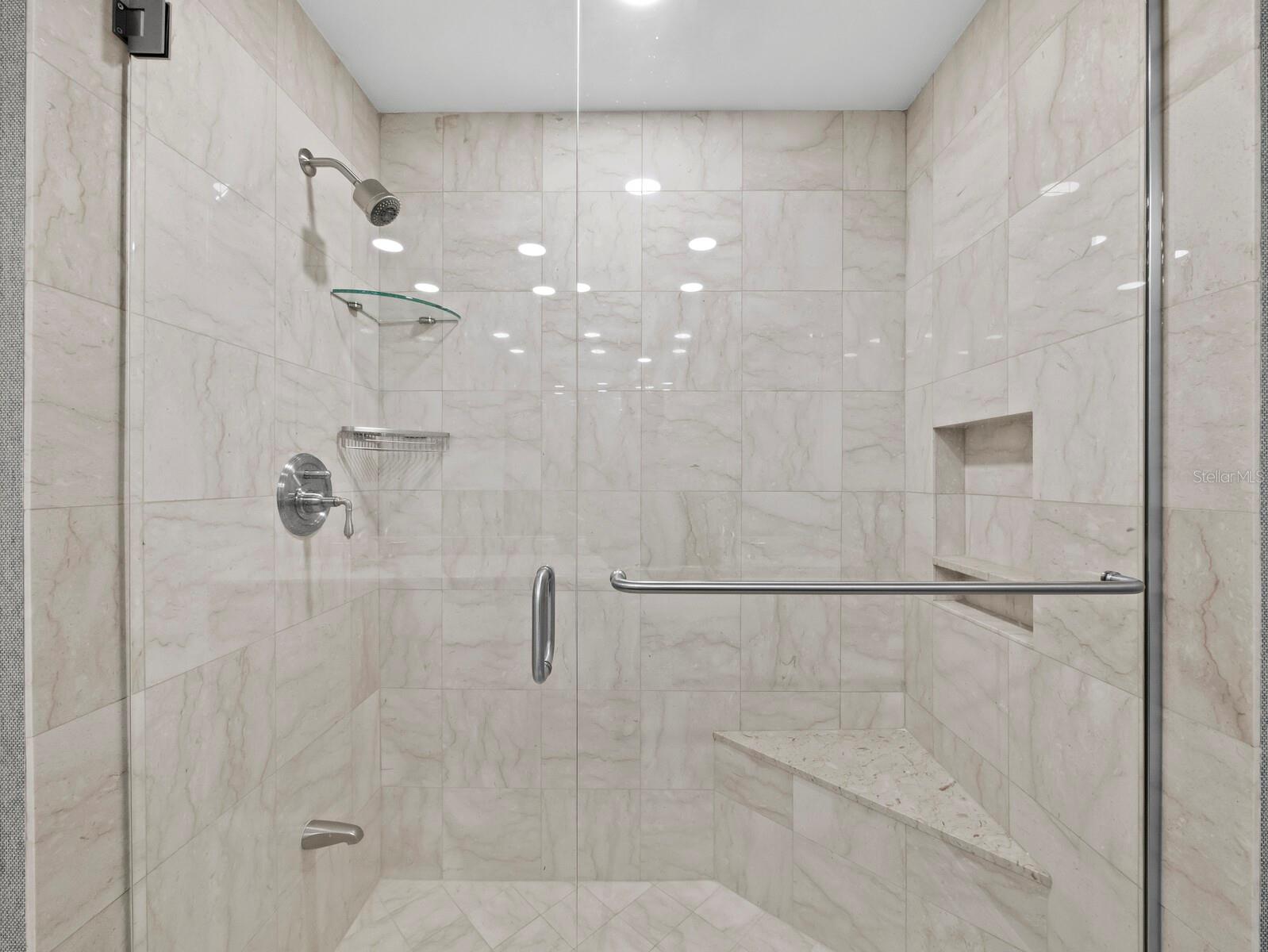 THE TOWER RESIDENCES - Residential