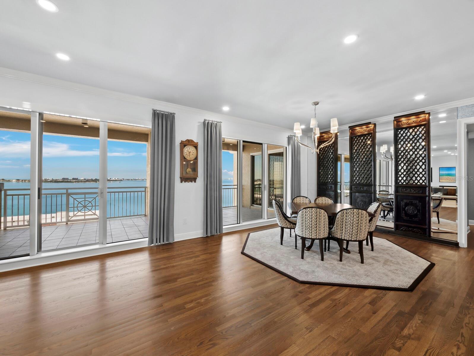 THE TOWER RESIDENCES - Residential