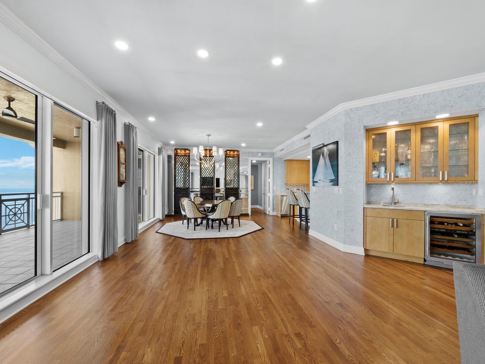 THE TOWER RESIDENCES - Residential