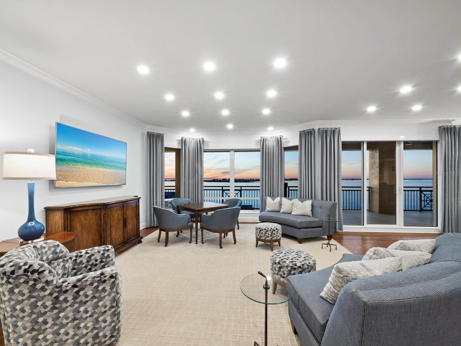 THE TOWER RESIDENCES - Residential