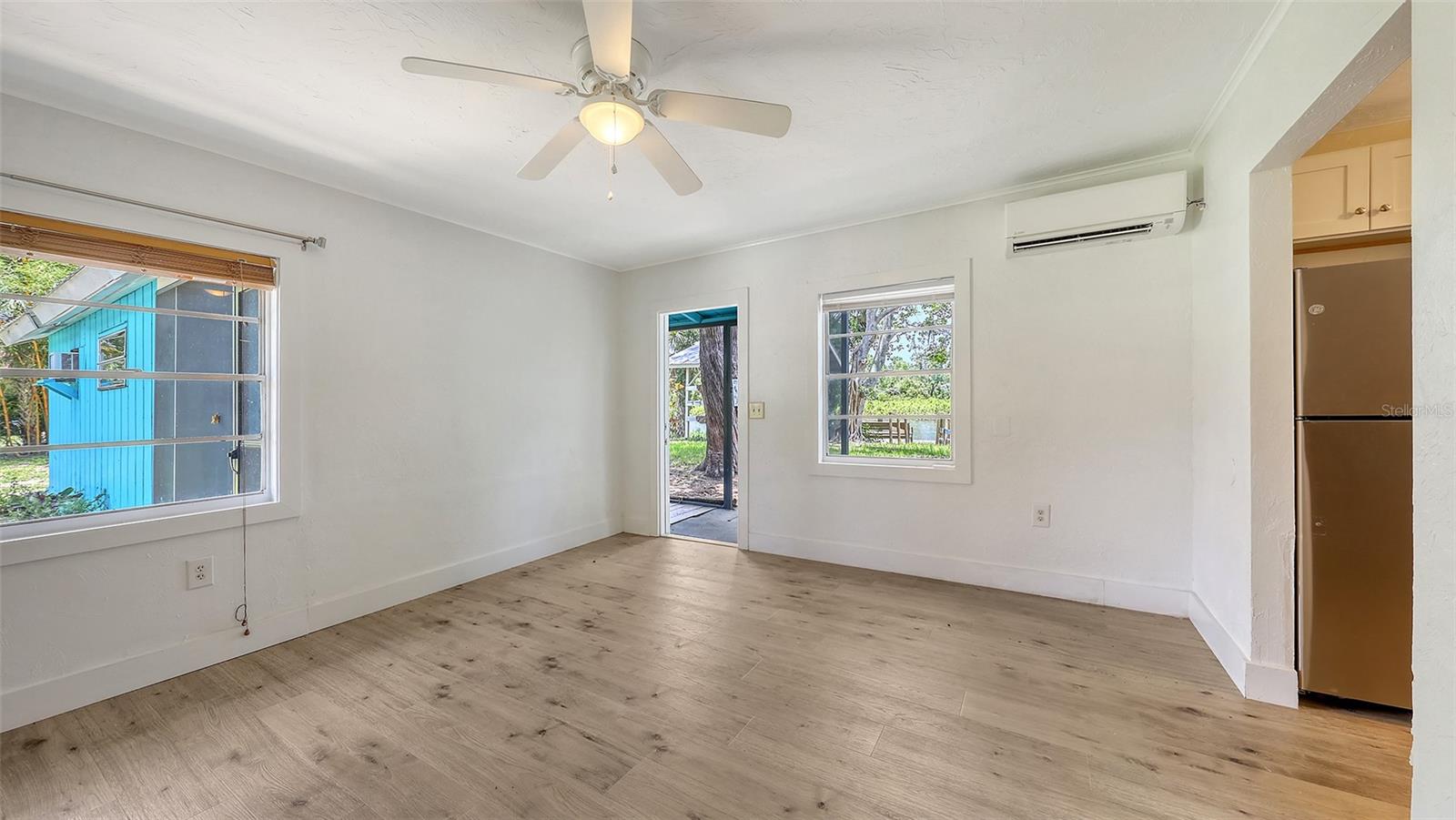 MARINELAND - Residential Lease