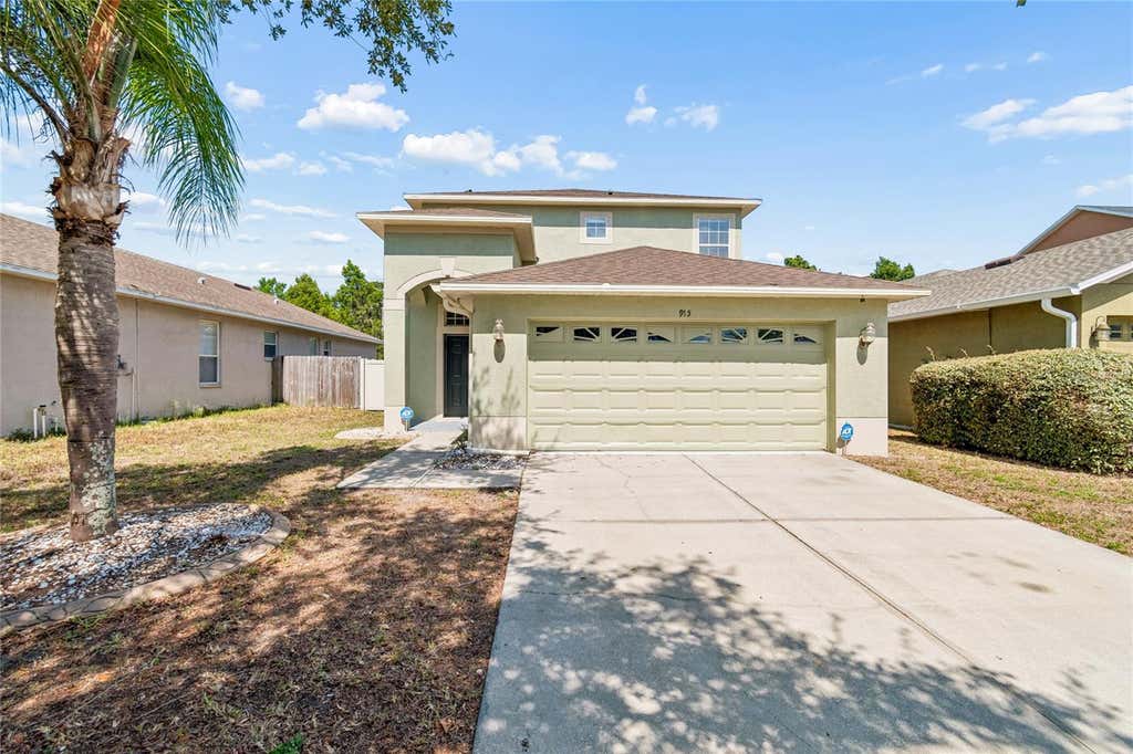 Photo of 915 Windton Oak Drive, Ruskin, FL 33570 (MLS # TB8525698)