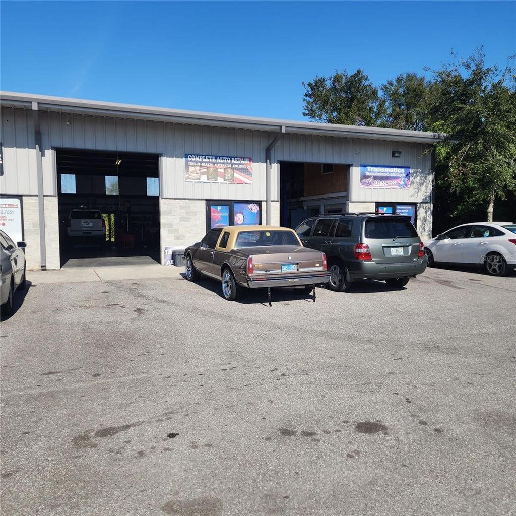 Photo of 6131 Anderson Road, Tampa, FL 33634 (MLS # TB8467247)